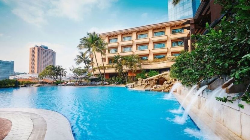 Paradox Singapore - Swimming Pool