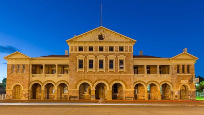 Coolgardie Wardens Court.  Image:  Tourism WA
