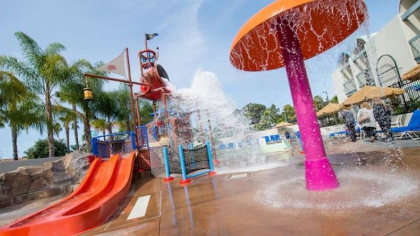 Howard Johnson Anaheim Hotel and Water Playground - Castaway Cove