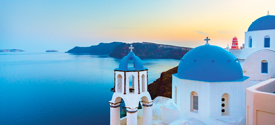 image_Church-in-Oia-on-Santorini-island-Greece_920x420px